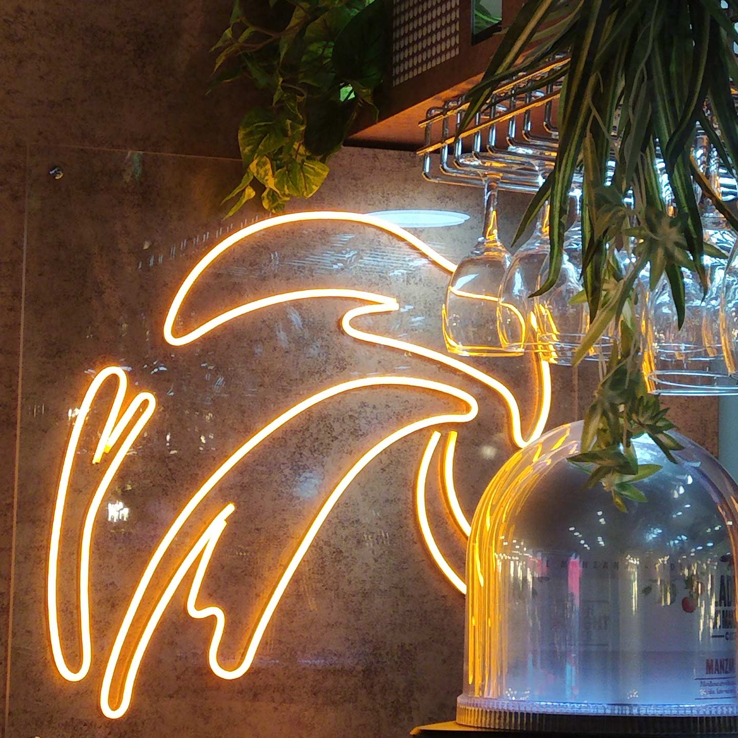 Rótulos luminosos logo El Águila