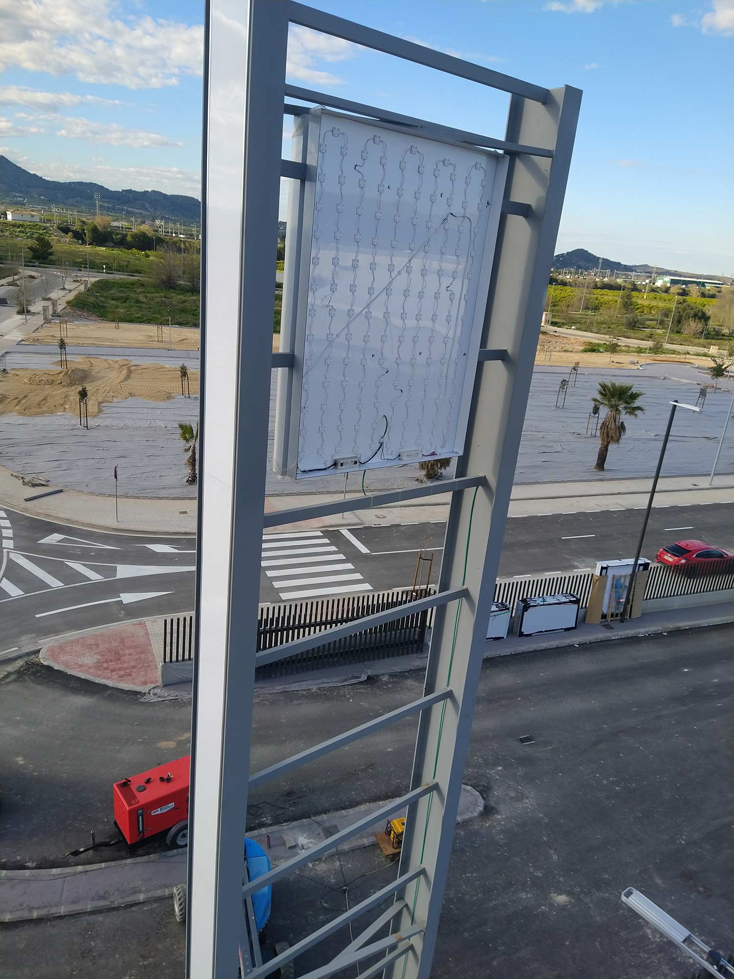 Instalación Monolito