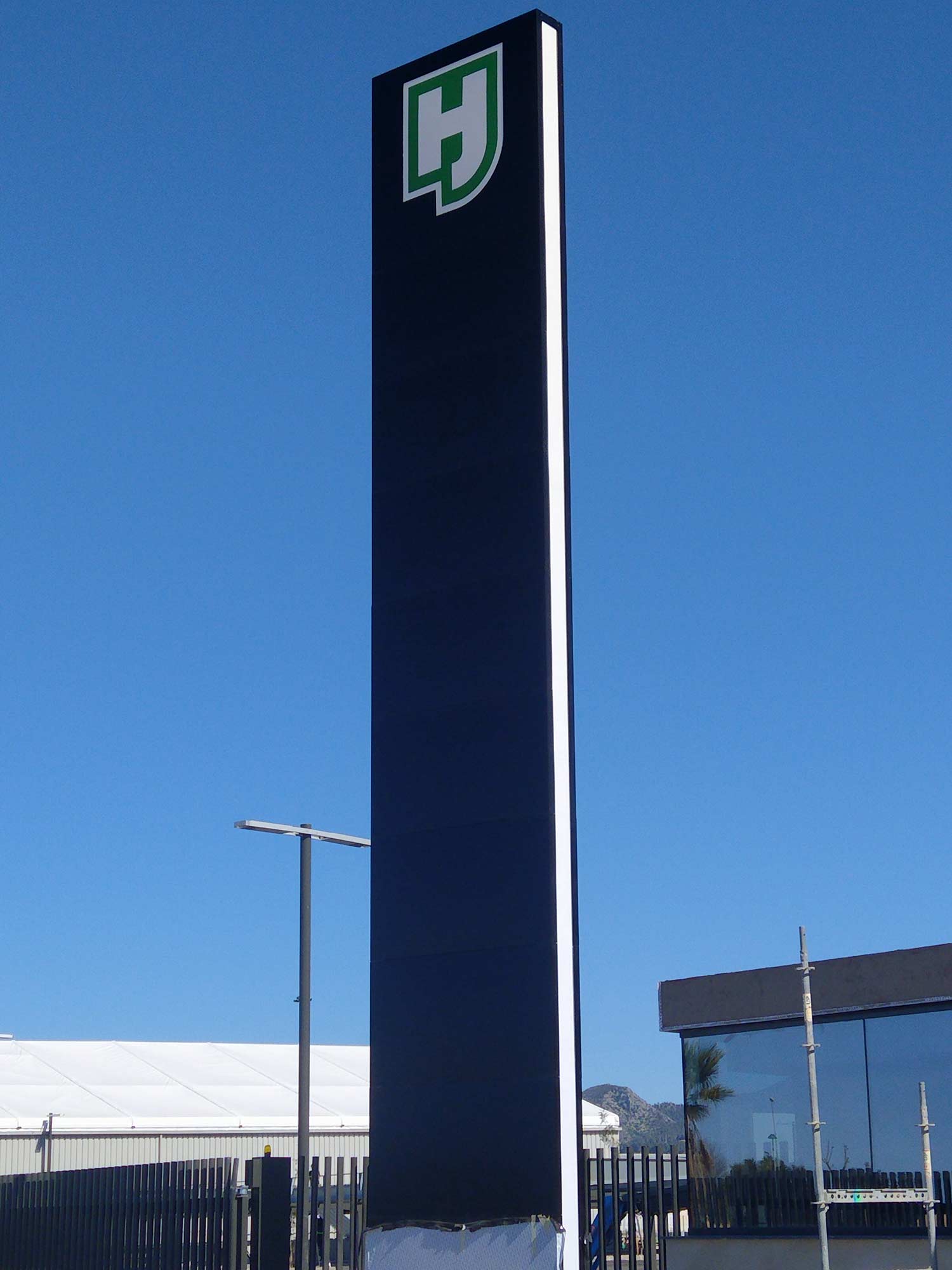 Monolito corporativo