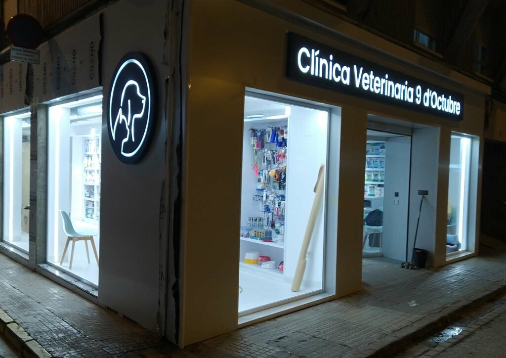 Rótulo clínica veterinaria