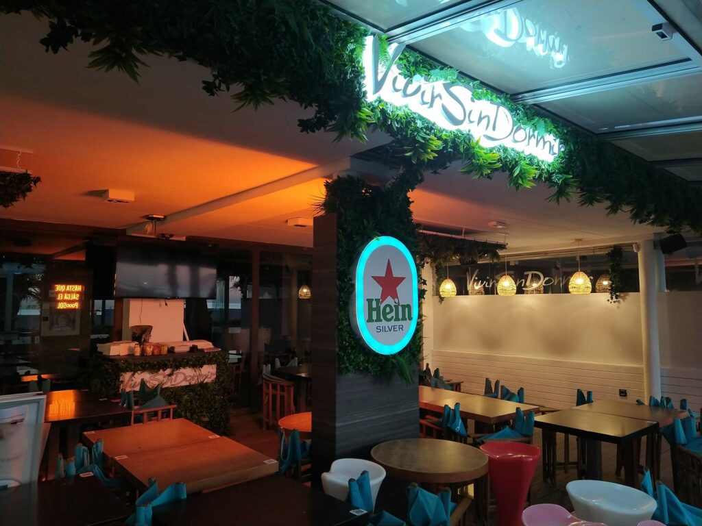 Rótulo restaurante Vivir sin dormir